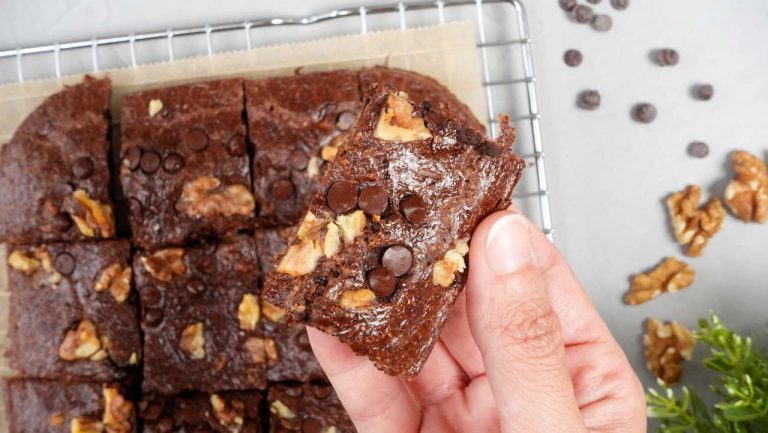 Brownies de avena y proteína con chocolate