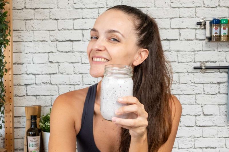 Batido con arándanos cremoso y proteico