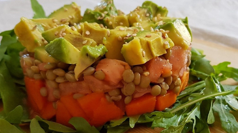Tartar de lentejas y papaya