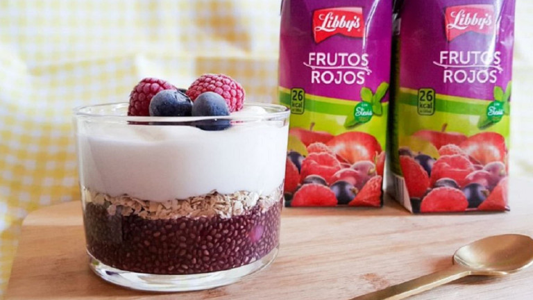 Parfait de chia y avena con zumo Libbys