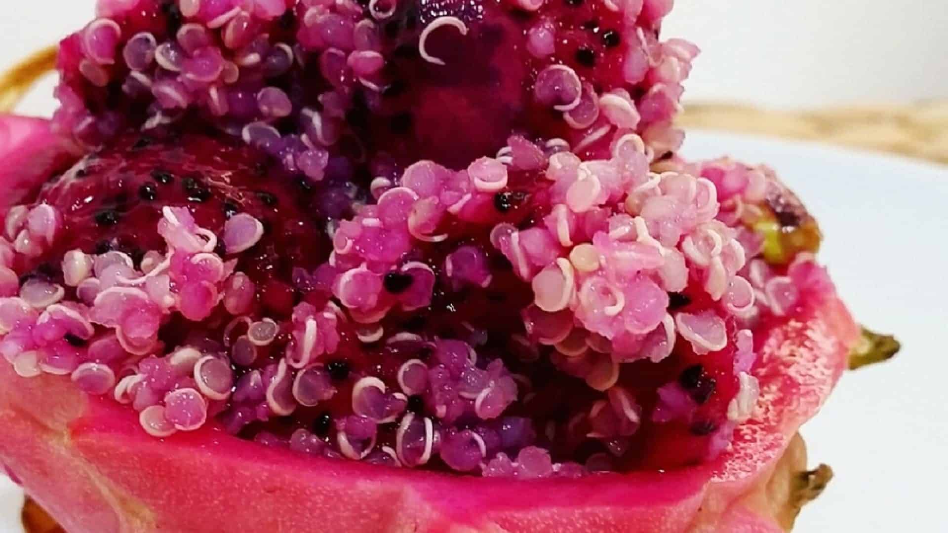 Pitahaya con quinoa y frutos secos