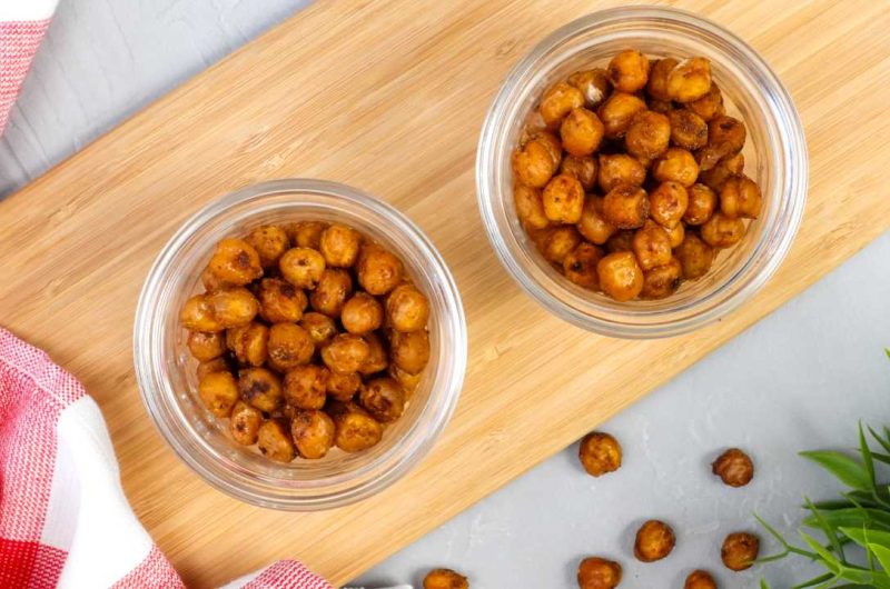 Garbanzos tostados en la sartén