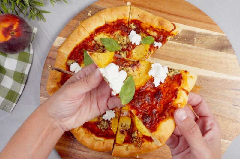 Pizza con base de masa quebrada: finissima y crujiente en 20 minutos