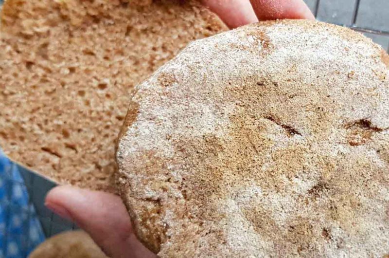 Pan integral sin horno en la sartén