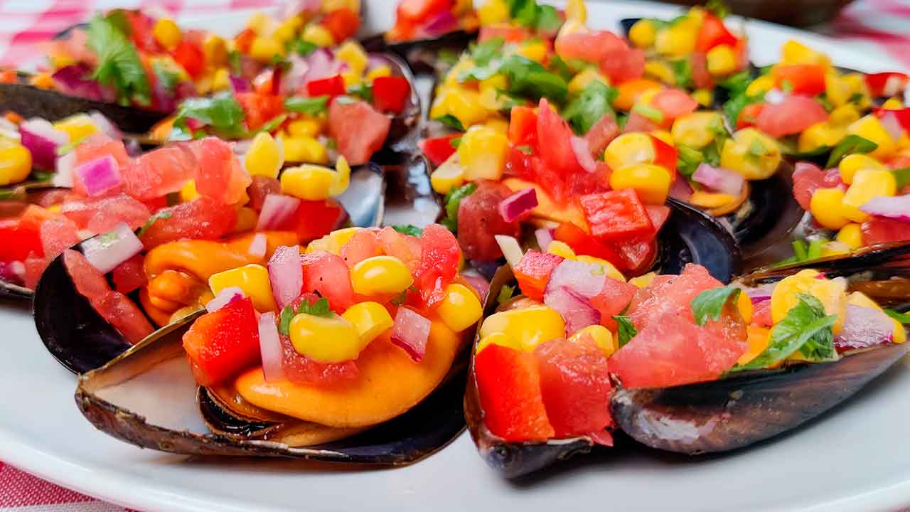 Mejillones a la chalaca, receta peruana fácil y saludable