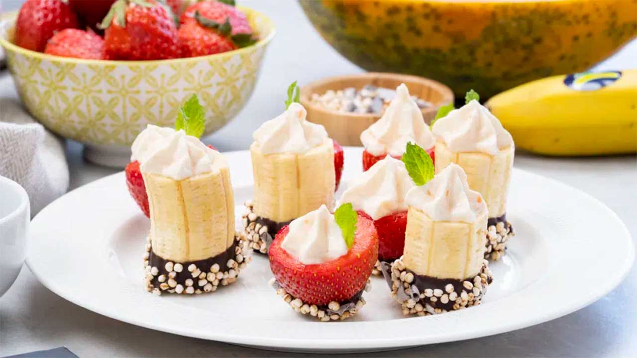 Bocados de fresa y plátano