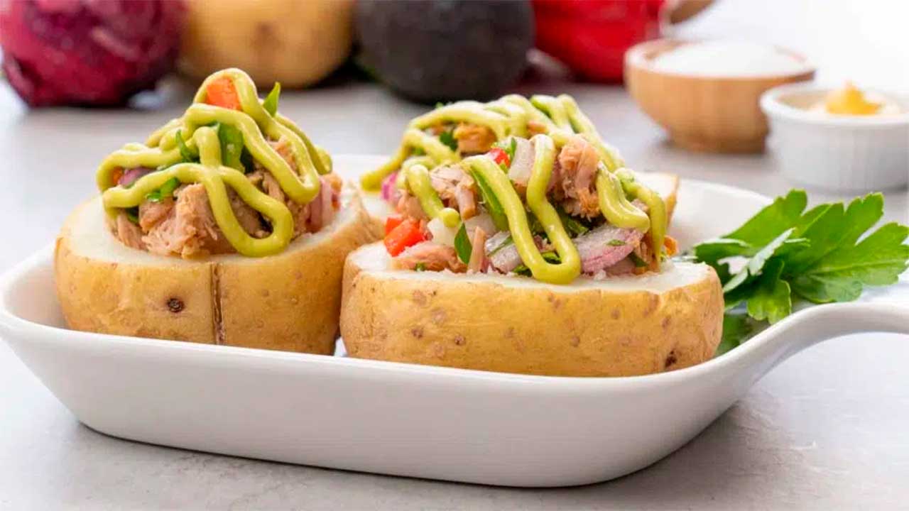 Papas rellenas de salpicón de atún