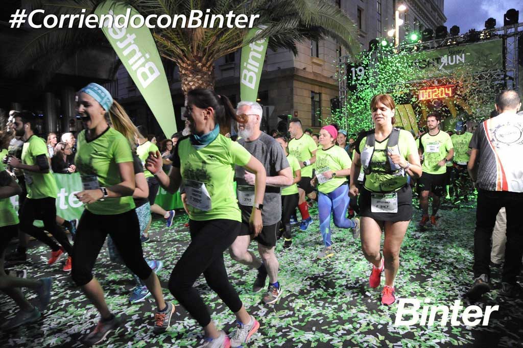 María Alcázar en la salida de la Binter NightRun 2018 de Santa Cruz de Tenerife